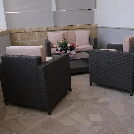 Aparthotel Dimora Spaccamonti 4*