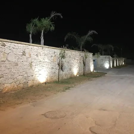 Dimora Spaccamonti Aparthotel 4*