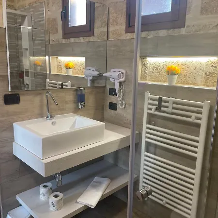 Aparthotel Dimora Spaccamonti 4*