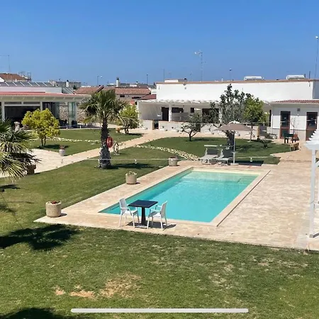 Dimora Spaccamonti Aparthotel 4*